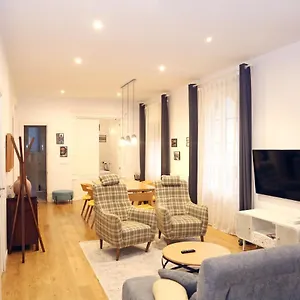  Appartement Piso Exclusivo Frente Al Casco Viejo Con Parking Gratis Spanje