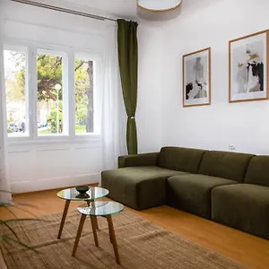 Brand New Center Nostalgija Appartement
